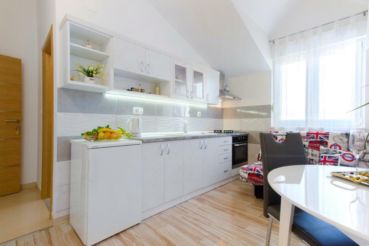 Apartmani Skelin***/**** Kastela Luaran gambar