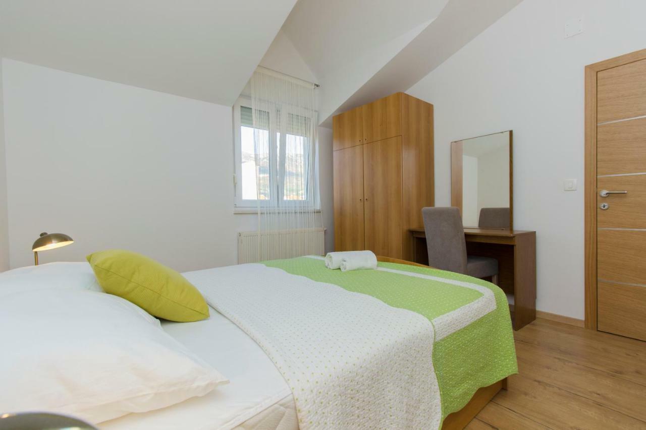 Apartmani Skelin***/**** Kastela Luaran gambar
